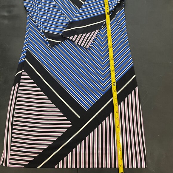 Diane Von Furstenberg. Shift Dress - Picture 7 of 7